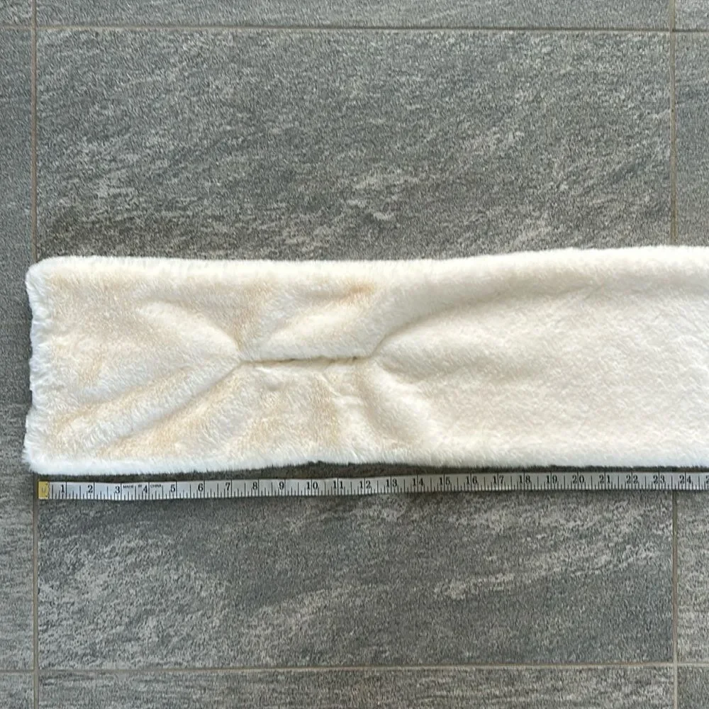 NWT Apparis Ivory Faux Fur Crisscross Scarf Winter Wrap One size 46